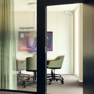 2024 Bergen Head Energy Studio Neon Haara 22