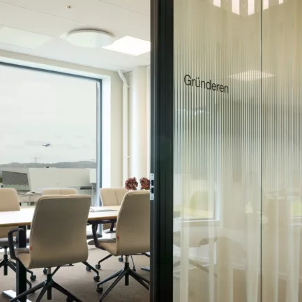 2024 Bergen Head Energy Studio Neon Haara 20