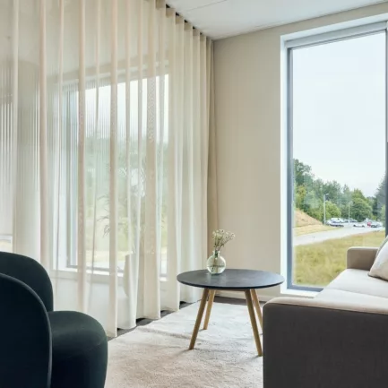 2024 Bergen Head Energy Studio Neon Haara 19