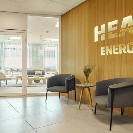 2024 Bergen Head Energy Studio Neon Haara 16