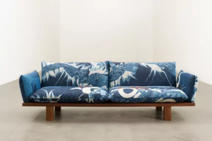 LK Hjelle Less sofa kunstnerisk tekstil Magne Furuholmen 1