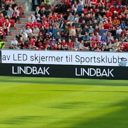 Lindbak reklame brann stadion