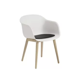 Fiber-armchair-wood-base-oak-white-seat-pad-easy-black-leather-Muuto-5000x5000-hi-res_67843.jpg