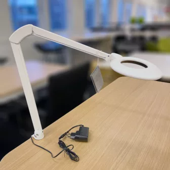 Ny Luxo Ovelo LED hvit skrivebordslampe