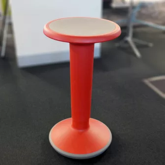 Interstuhl Stand UPis1 rød kontorstol / balansestol