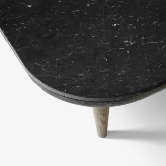 tradition.-Fly-loungebord-SC5.-Fly-honed-nero-marquina-marble-SC4-utsnitt_87917.jpg