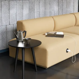 tradition.-In-between-SK13.-Develius-EV1C-EV1FHallingdal-224-w.-Power-OutletIIn-Between-SK13-Black-Lacquered-Oak_87995.jpg