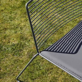 HAY-Hee-Lounge-Chair-asphalt-grey-powder-coated-steel-Hee-Lounge-Chair-Seat-Cushion-anthracite-02_72627.jpg