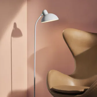 Fritz-Hansen.-Kaiser-Idell.-FH-61704FH-KAISER-idell-6556-F-Easy-Grey-Egg-3316-Grace-leather-Walnut_84185.jpg