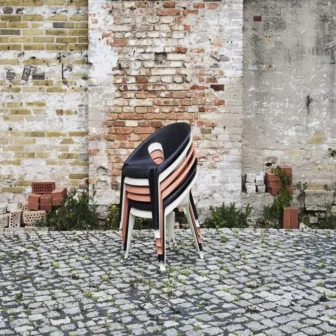 Magis-Bell-Chair-ambient-mono-group-outdoor-01-1-lr_50429.jpg