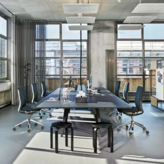 VITRA-2650280-Herren-der-Schopfung-05-master_75483.jpg