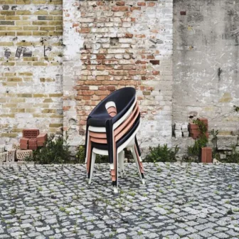 Magis-Bell-Chair-ambient-mono-group-outdoor-01-1-lr_50429.jpg
