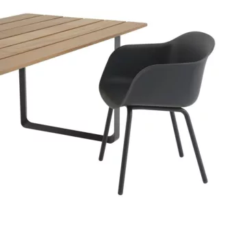 Muuto.-Fiber-Outdoor.-Produktbilde-70-70-outdoor-table-225x90-sapele-mahogany-anthracite-black-fiber-outdoor-armchair-anthracite-black-muuto-hi-res_108338.jpg