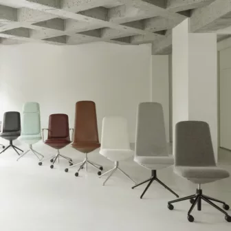 Normann-Copenhagen.-Off-Chair.-Produktbilde2022-Off-Chair-Group-01_104318.jpg