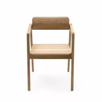 Fora-Form.-Knekk.-ProduktbildeKnekk-chair-in-oak-with-armrest-from-Fora-Form_99614.jpg