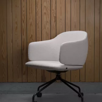 Fora-Form-The-soft-Dwell-conference-chair-from_70709.jpg