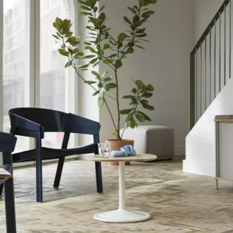 cover-lounge-midnight-blue-soft-side-table-h-40-45x45-enfold-low-grey-echo-42x62-divina-224-muuto-org_76304.jpg