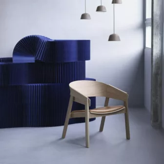 Cover-Lounge-Chair-Oak-Cognac-Refine-Ambit-O16-Taupe-Muuto-Org_66592.jpg