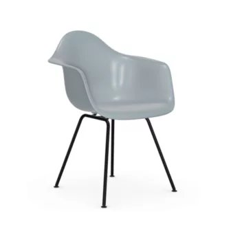 Eames Plastic DAX - Ice grey skall / Sort pulverlakkert understell / Egent for utendørs bruk