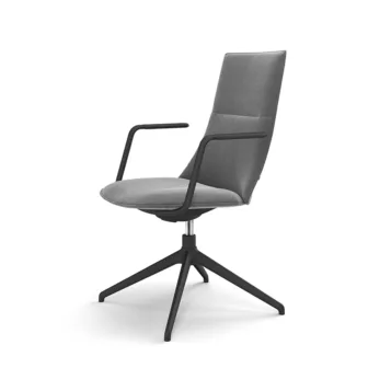 Fjell-4er-kryss-med-glider-medium-rygg-og-armlen-Fora-Form-hr_81844.jpg