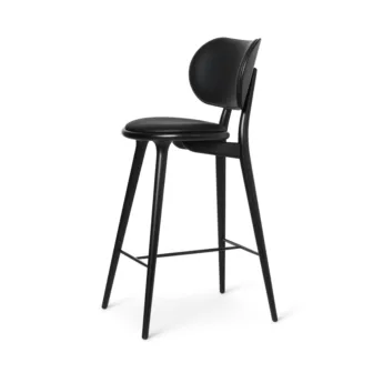 Mater.-High-Stool.-ProduktbildeMater-01214-HighStoolBackrest-Black-Packshot-Perspective_91368.jpg
