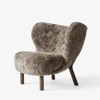 Little Petra VB1 Lounge chair - Brun Sheepskin Sahara / Oljet valnøtt