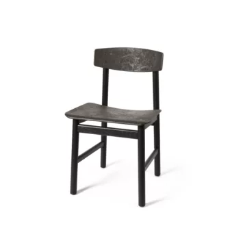 Mater.-Conscious-Chair-3162.-Produktbilde-Mater-10006-ConsciousChair-CoffeeWasteBlack-Packshot-300dpi-Oak-Front_108196.jpg