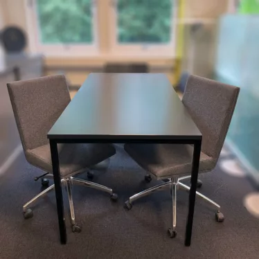 AJ sort møtebord 160 x 80 x 75 cm
