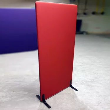 Skillevegg gulv rød 160 x 80  Götessons sort glidelås rundt