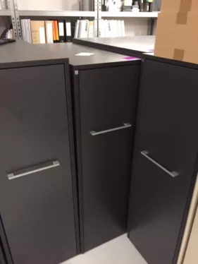 Tårnskap 3P koksgrått venstre Dencon 110x90x37