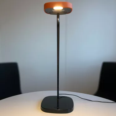 Bordlampe sort Luxo Trace LED
