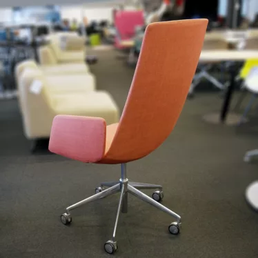 Konferansestol orange remix 2632 Arper Catifa Sensit