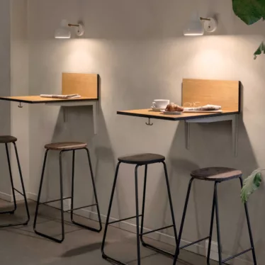 Earth Stool lav - Mørk Coffee waste Edition / Industrielt plastavfall