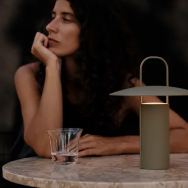 Ray Portable Table Lamp - Grønn