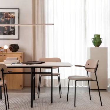 Snaregade Dining Table