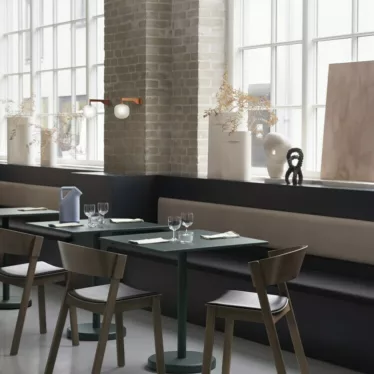 Linear Steel Cafe Table 70x70 x H73cm - Mørk grønn