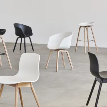 About A Chair AAC 22 ECO - Creamy White / Valnøtt understell