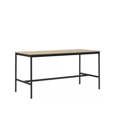 Base High Table - D:85 cm / Lakkert eikefinner plate / Kryssfiner kant / Sort understell / Fotstøtte