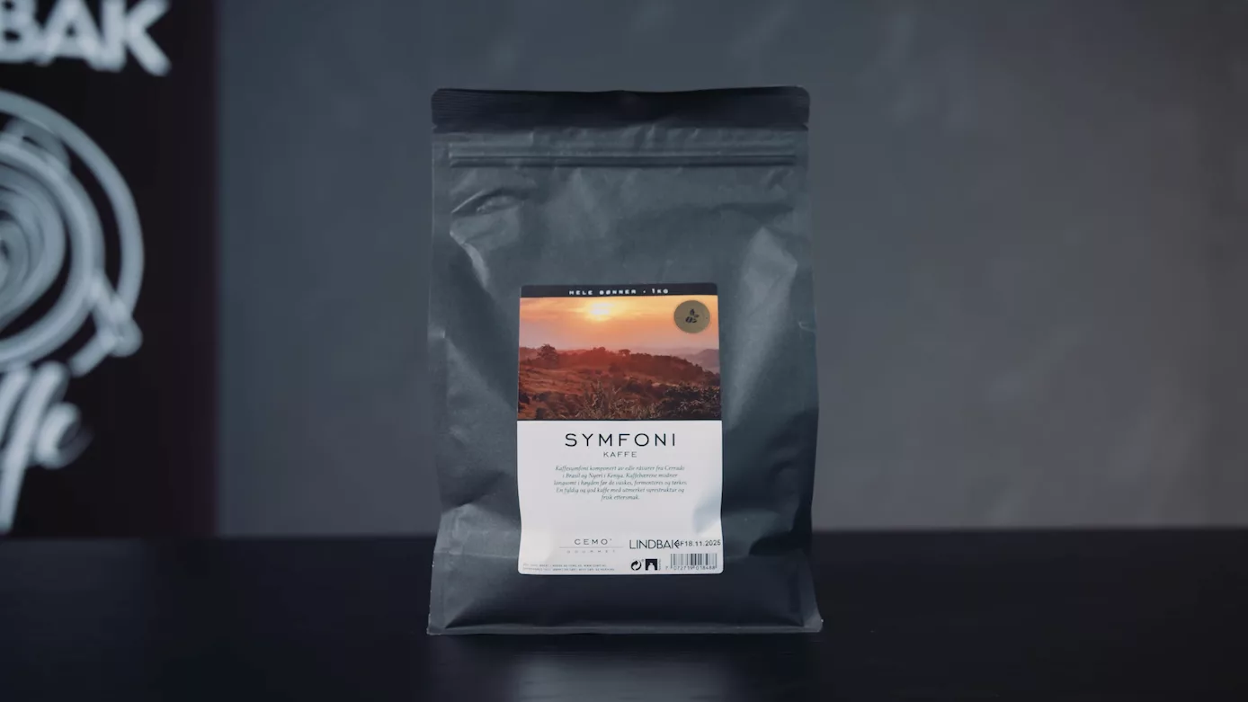 VIDEOBILDE Lindbak Symfoni Cemo gourmet pose sort bakgrunn